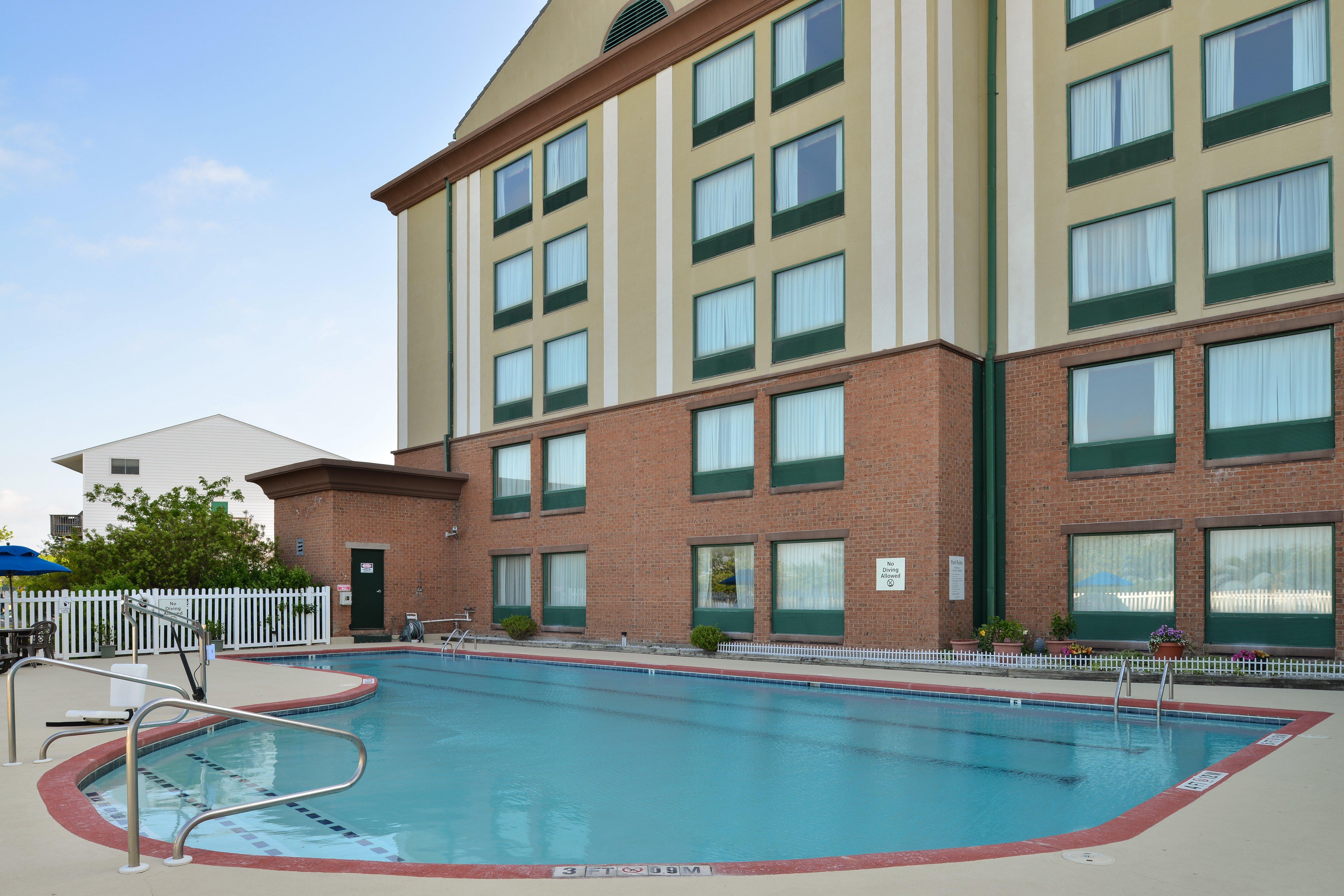 Holiday Inn Express & Suites - Ocean City, An Ihg Hotel Exterior photo